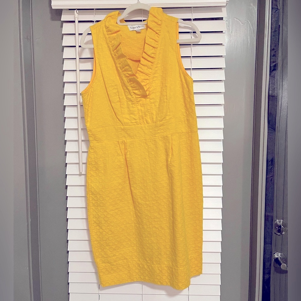Danny & Nicole Sleeveless dress